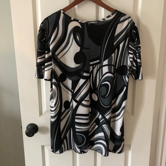 Lane Bryant Womens Geometric Print Short Sleeve Top Size 22/24 - Picture 6 of 7